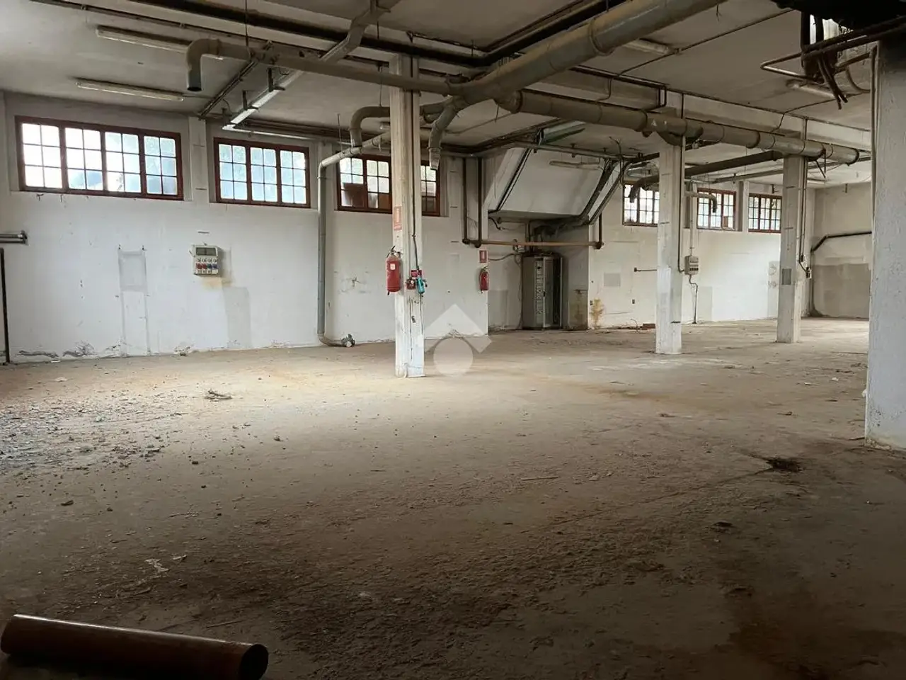 Laboratorio in Via IV Novembre 35, Muggiò, {3} - Foto 1