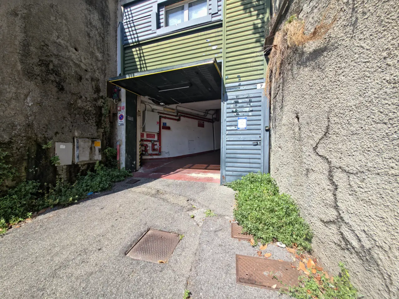 Parcheggio chiuso in Via della Sirena 7r, Genova, {3} - Foto 1