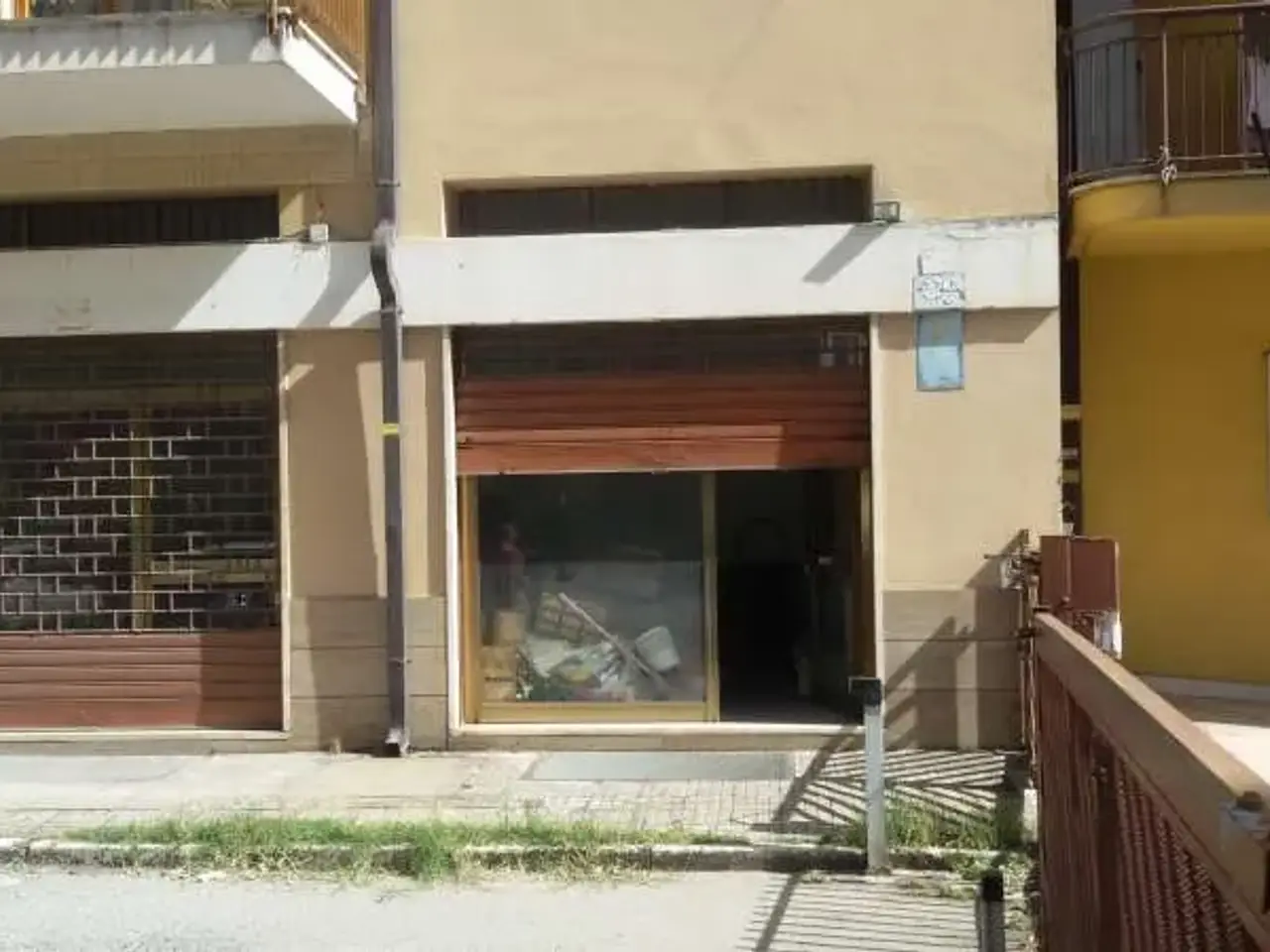 Magazzino in Traversa Antonio Bandiera, 87100, Cosenza, Cosenza, {3} - Foto 2