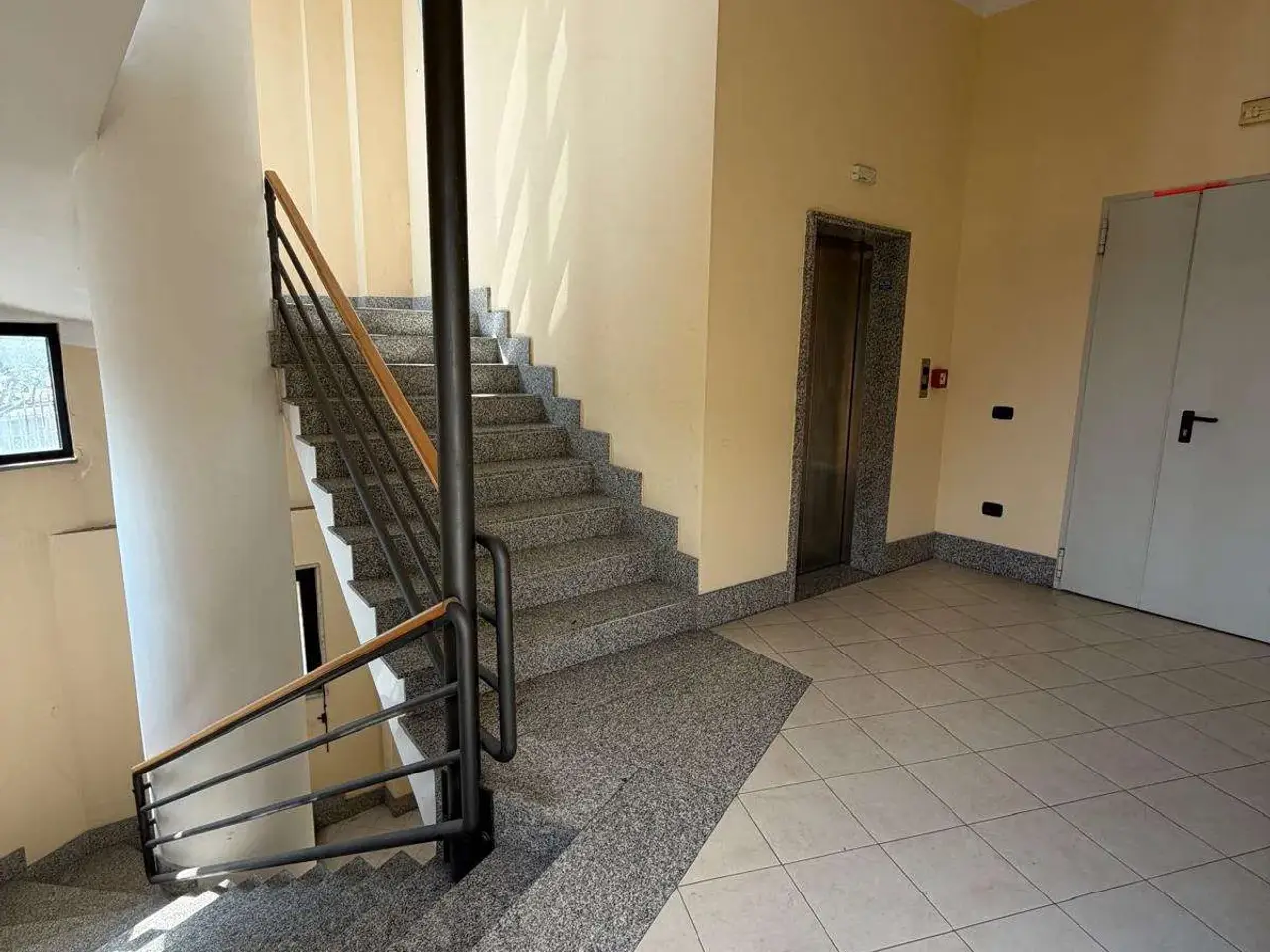 Negozio in Via dei Longobardi, Benevento, {3} - Foto 2