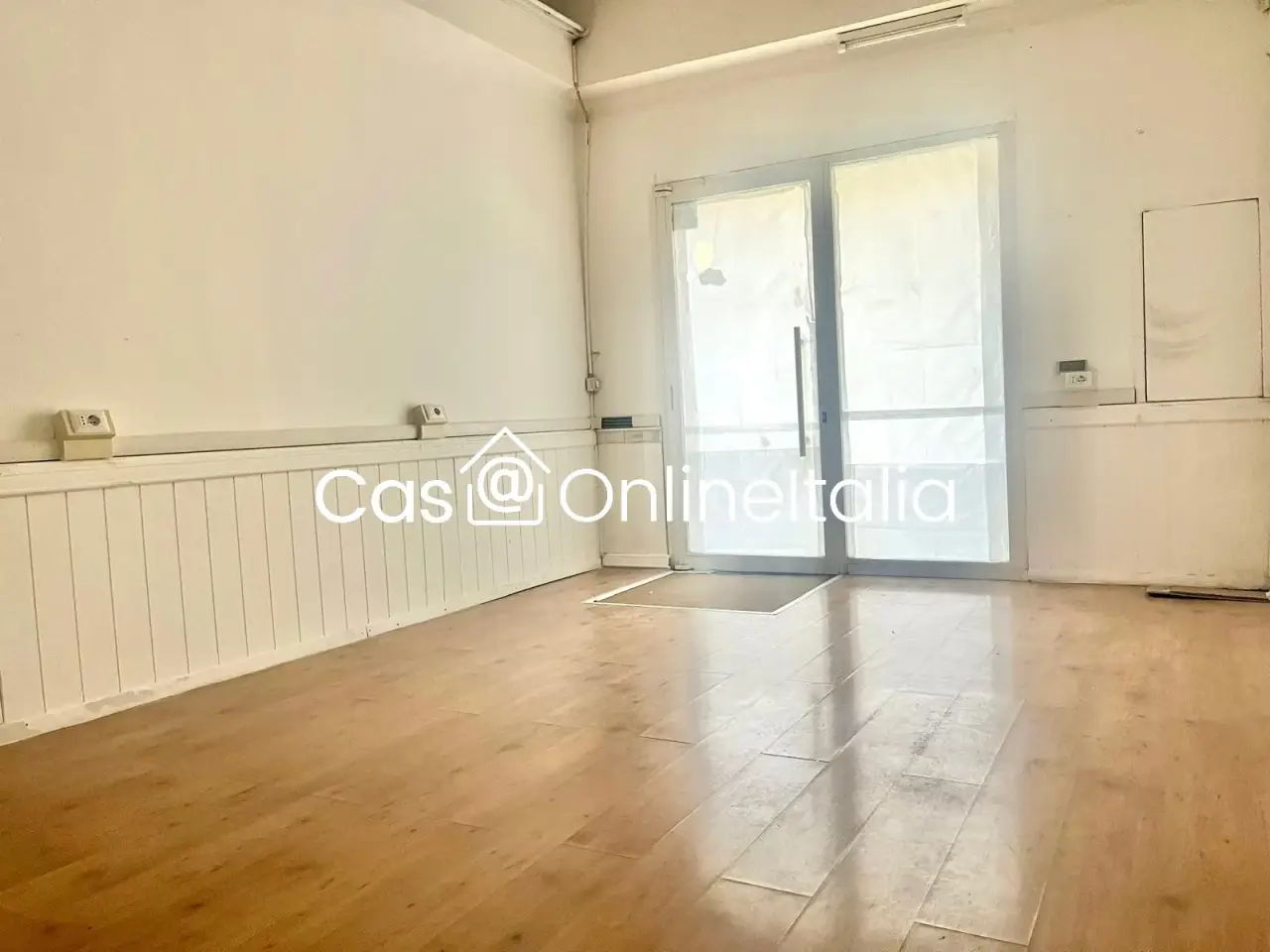Negozio in Piazza Buonamici, 1, Prato 6, Prato, {3} - Foto 2