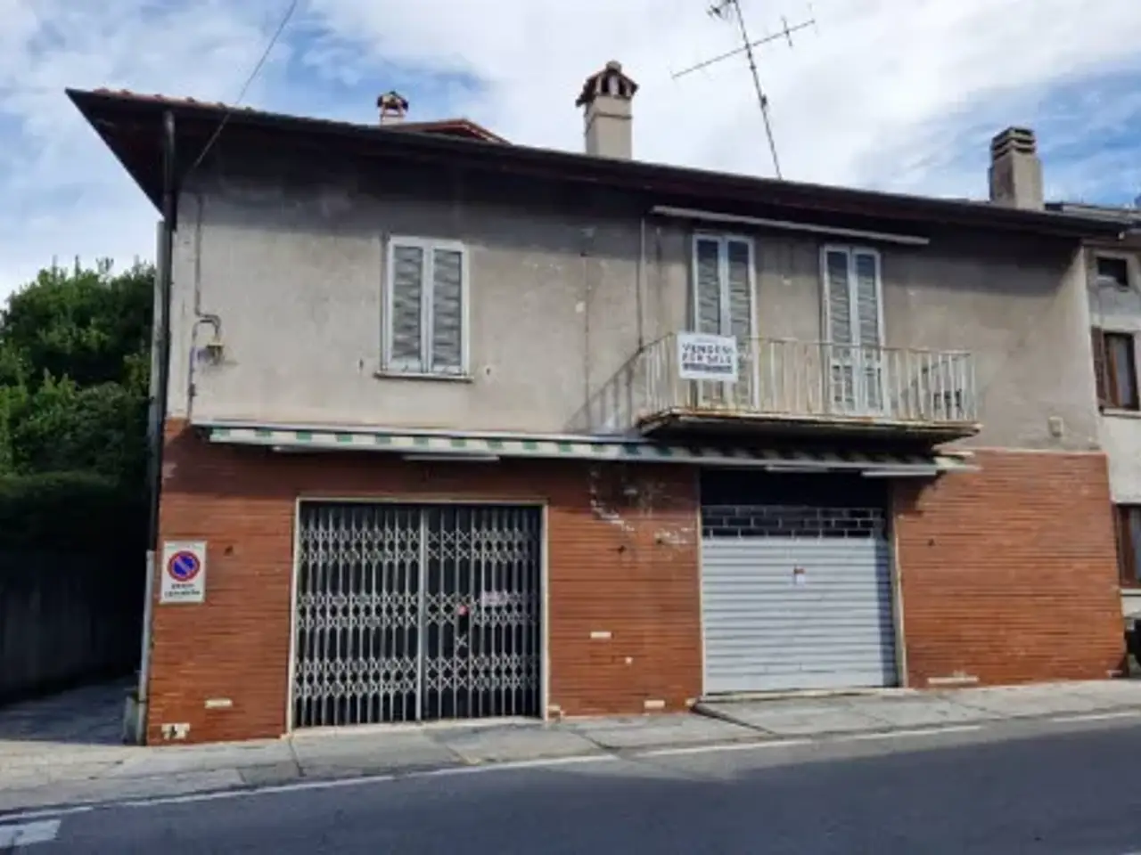 Negozio in Viale Combattenti, Mandello Del Lario, {3} - Foto 1
