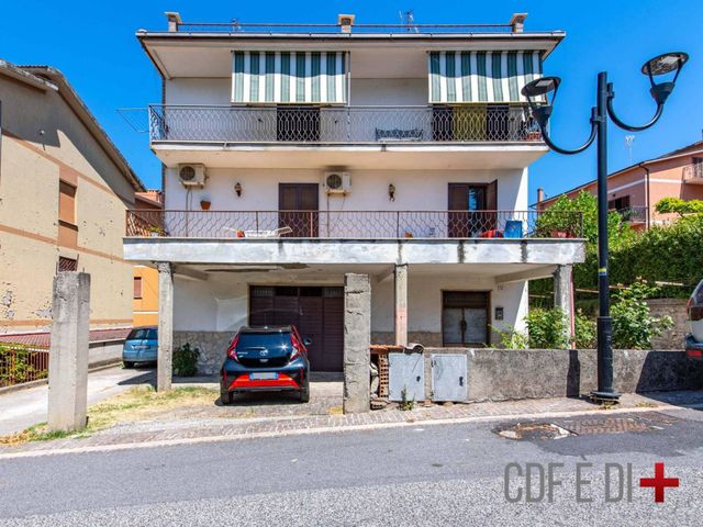 3-room flat in Via San Martino, Poggio Moiano - Photo 1