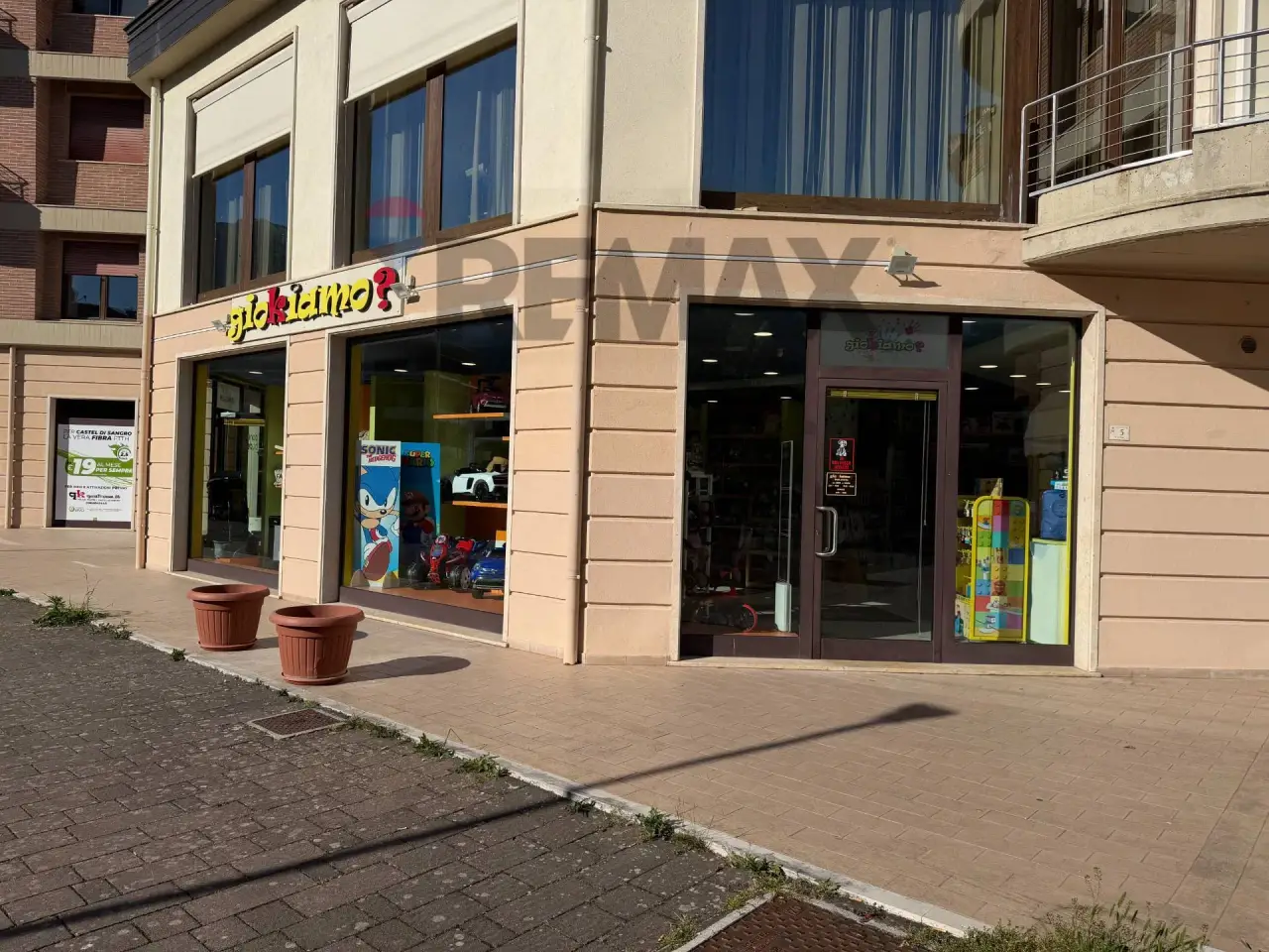 Esercizio commerciale in Via dei Pentri 1, Castel Di Sangro, {3} - Foto 2