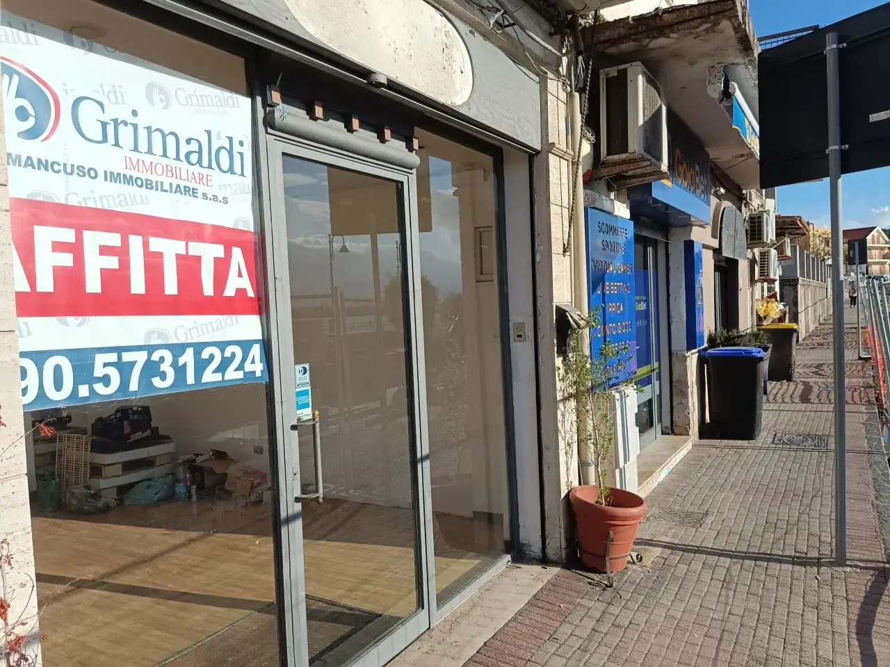 Negozio in Via Lago Grande 1, Messina, {3} - Foto 2