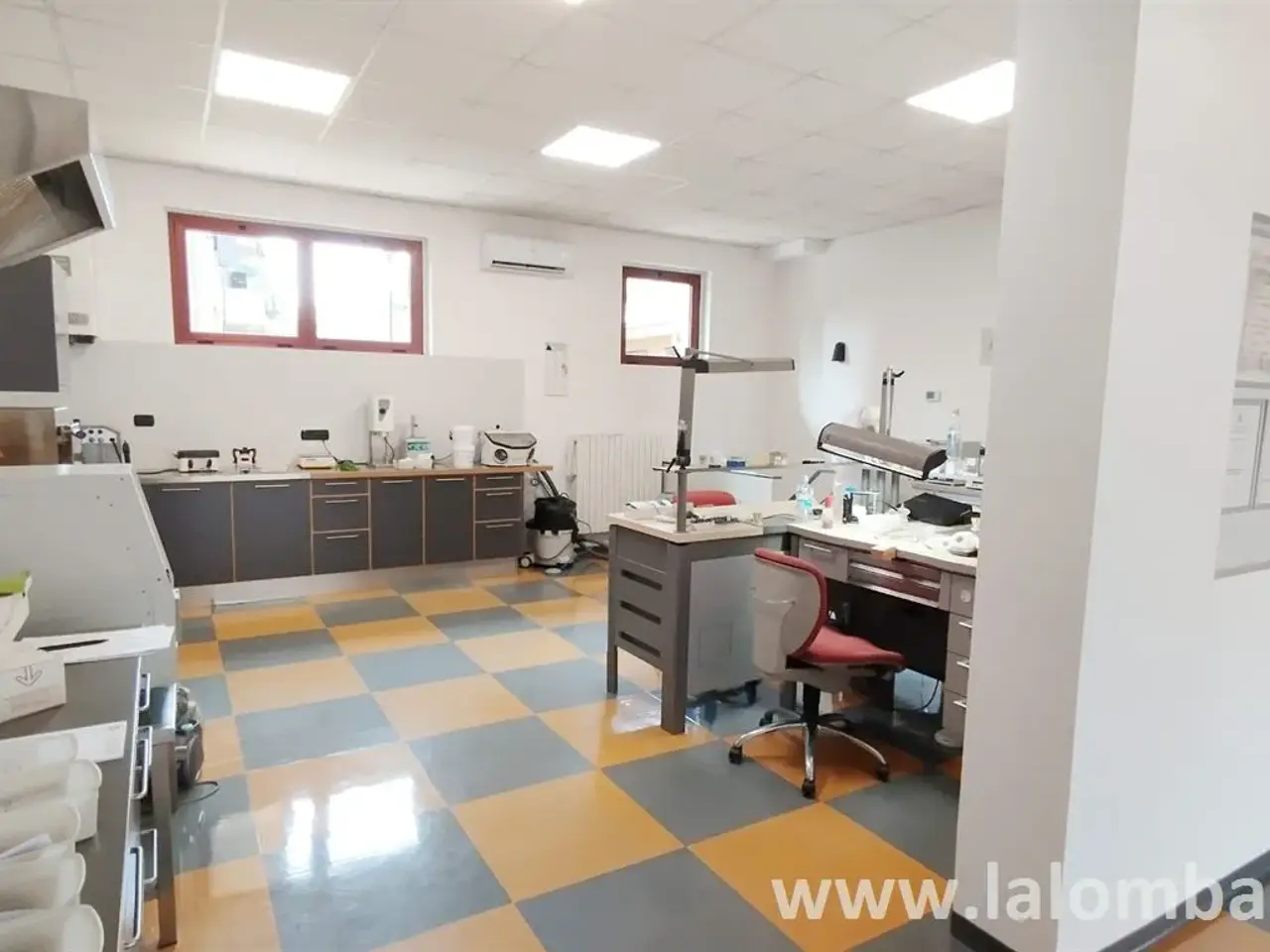 Negozio in Vicolo Cortelunga 12, Nova Milanese, {3} - Foto 1