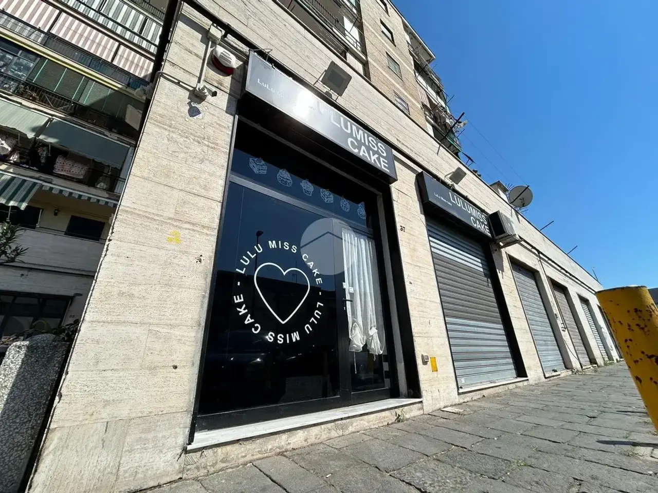 Negozio in Via Marino Cristoforo 37, Napoli, {3} - Foto 1