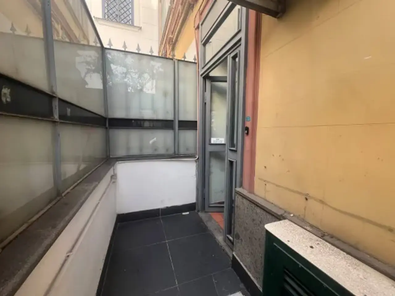 Negozio in Via Mario Fiore, Napoli, {3} - Foto 2