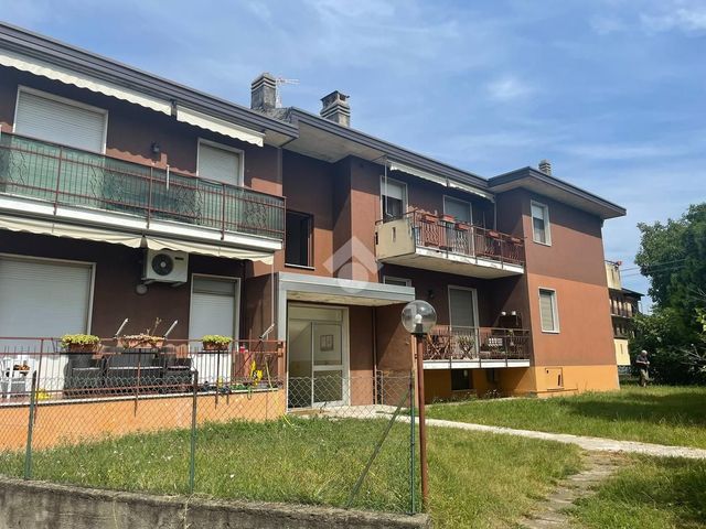 Trilocale in Via Volta 32, Cardano al Campo - Foto 1