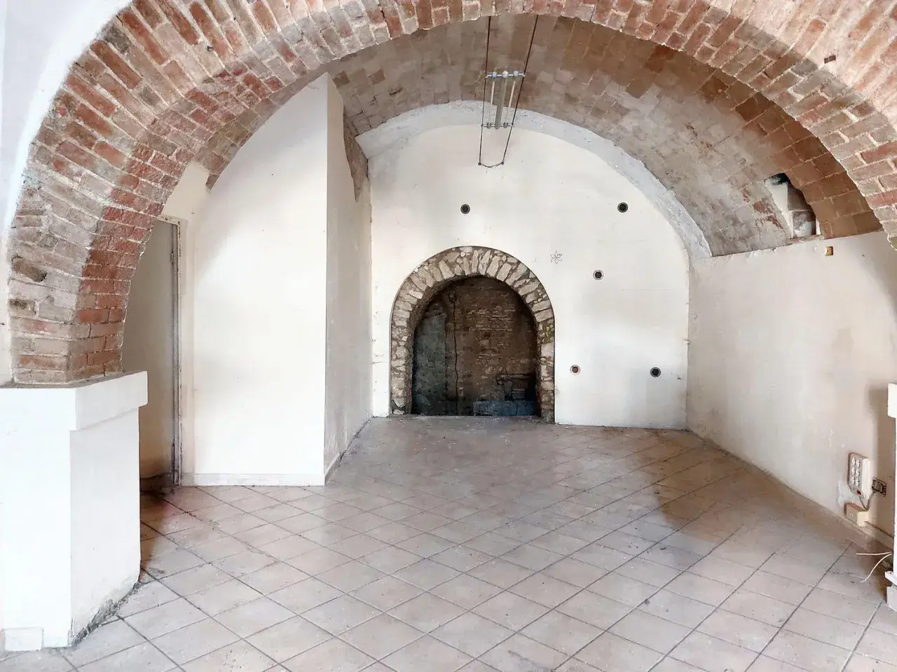 Negozio in Corso Umberto I, N. 8, Poggio Moiano, {3} - Foto 2