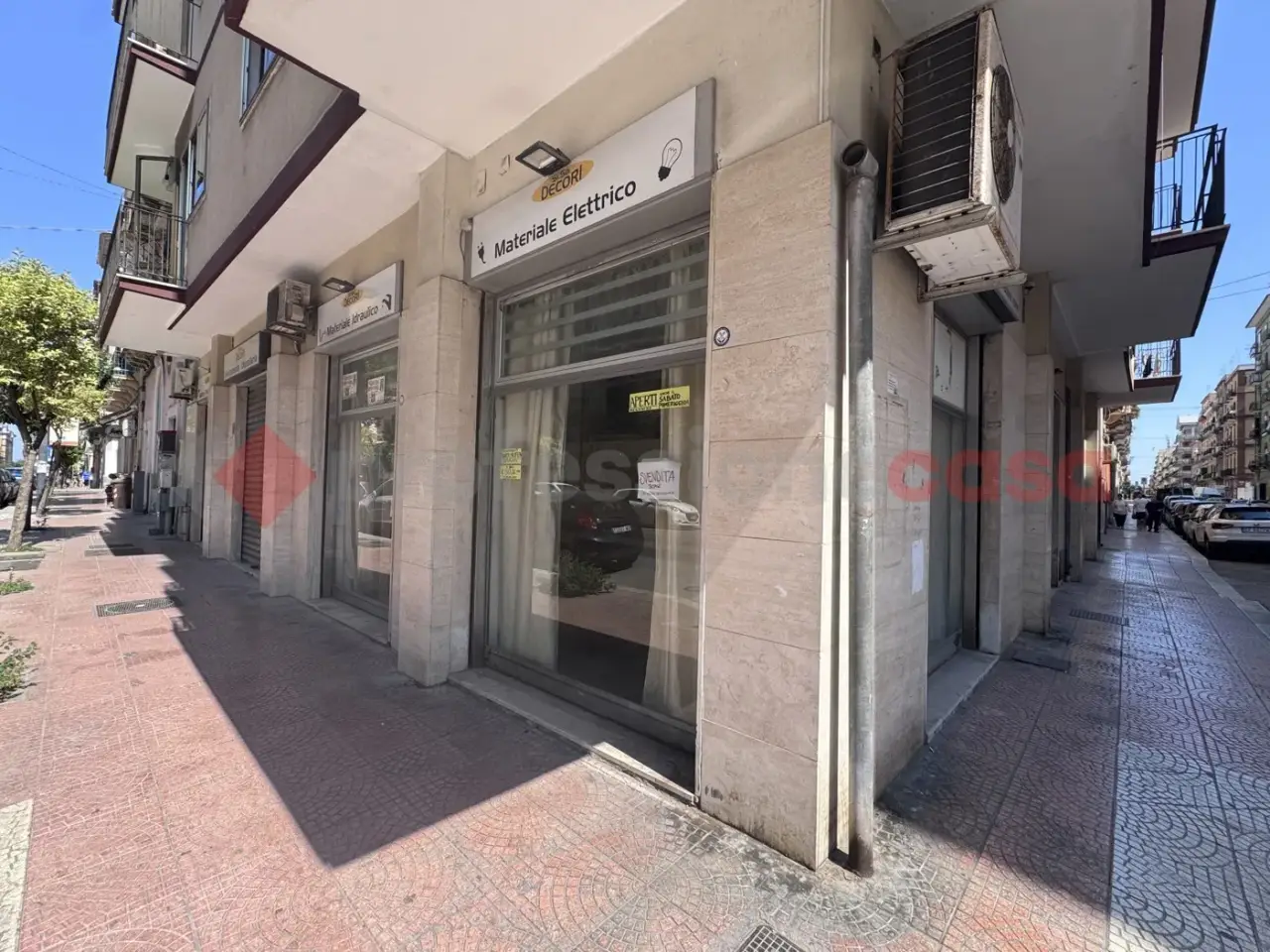 Negozio in Oberdan 37a, Taranto, {3} - Foto 2
