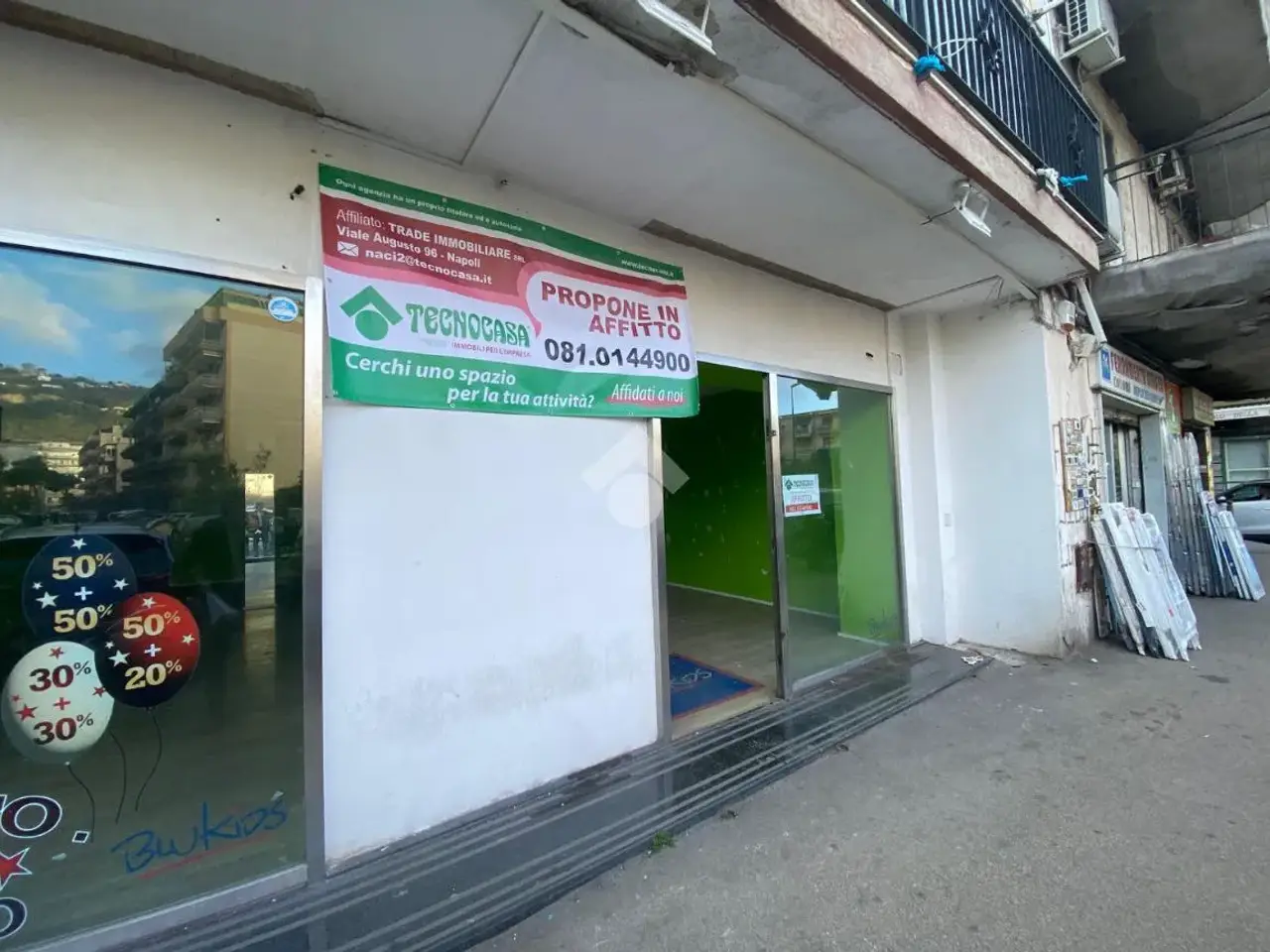 Negozio in Via Vicinale Campanile 12, Napoli, {3} - Foto 1