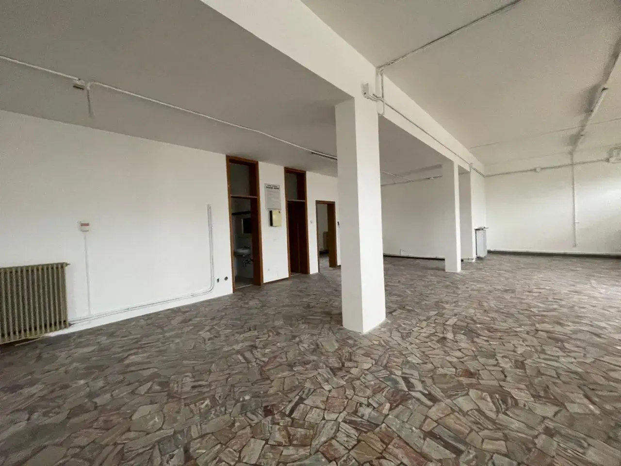 Officina in , Abano Terme, {3} - Foto 1