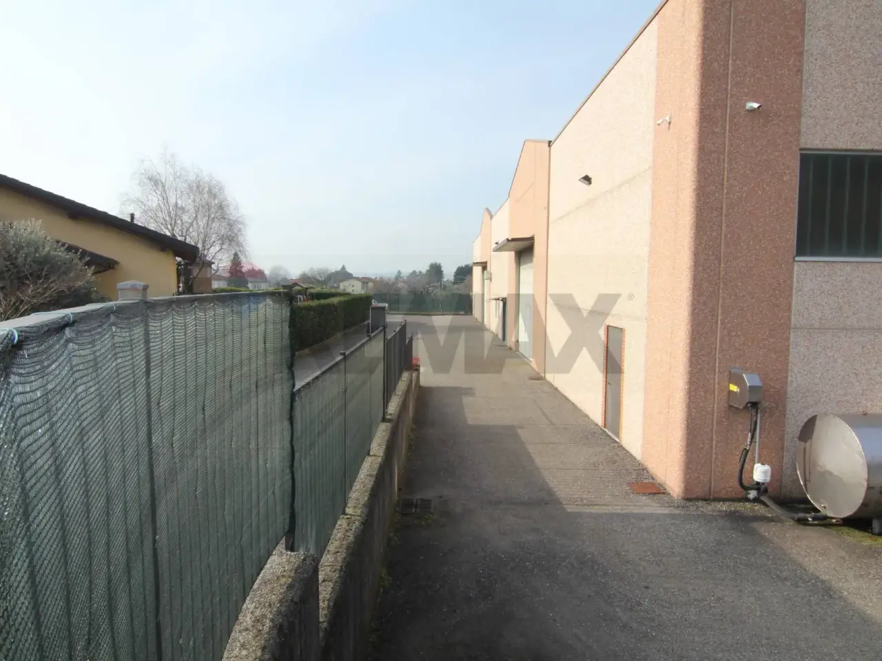 Capannone in Via S. Michele Arcangelo 43, Arcisate, {3} - Foto 2