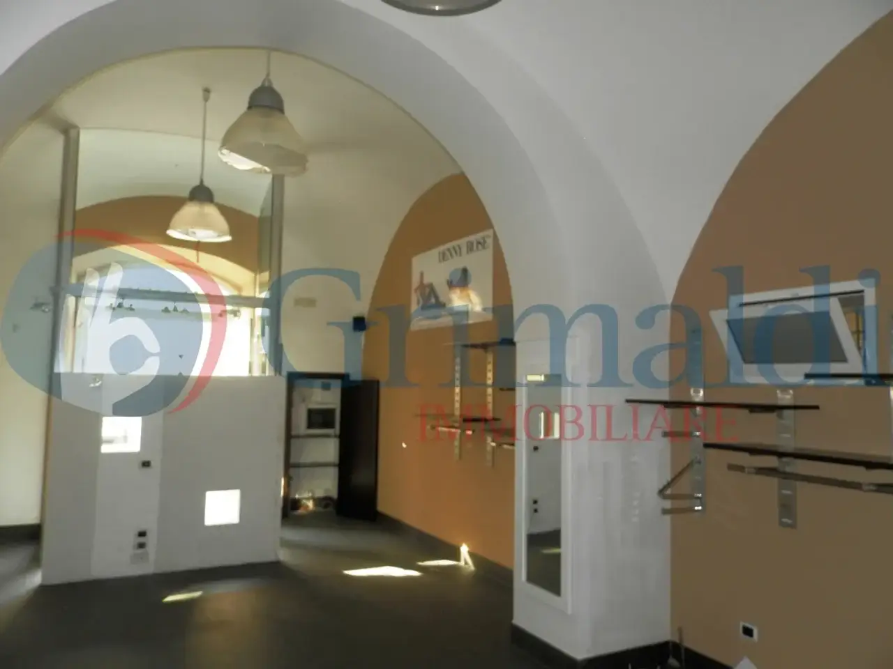 Negozio in Via San Gervasio 17, Trani, {3} - Foto 1