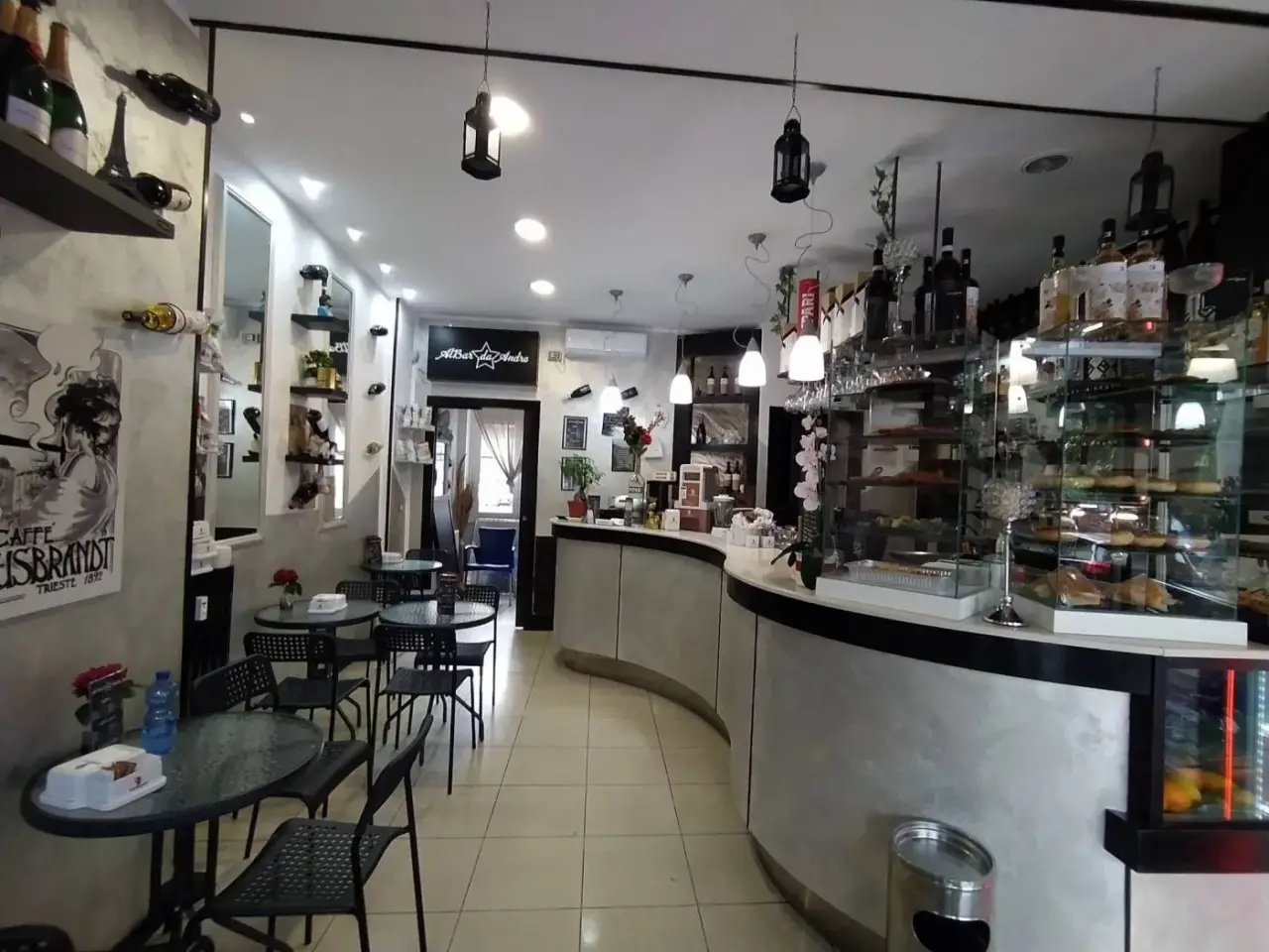 Esercizio commerciale in Piazza Francesco Petrarca Corsico, Corsico, {3} - Foto 1