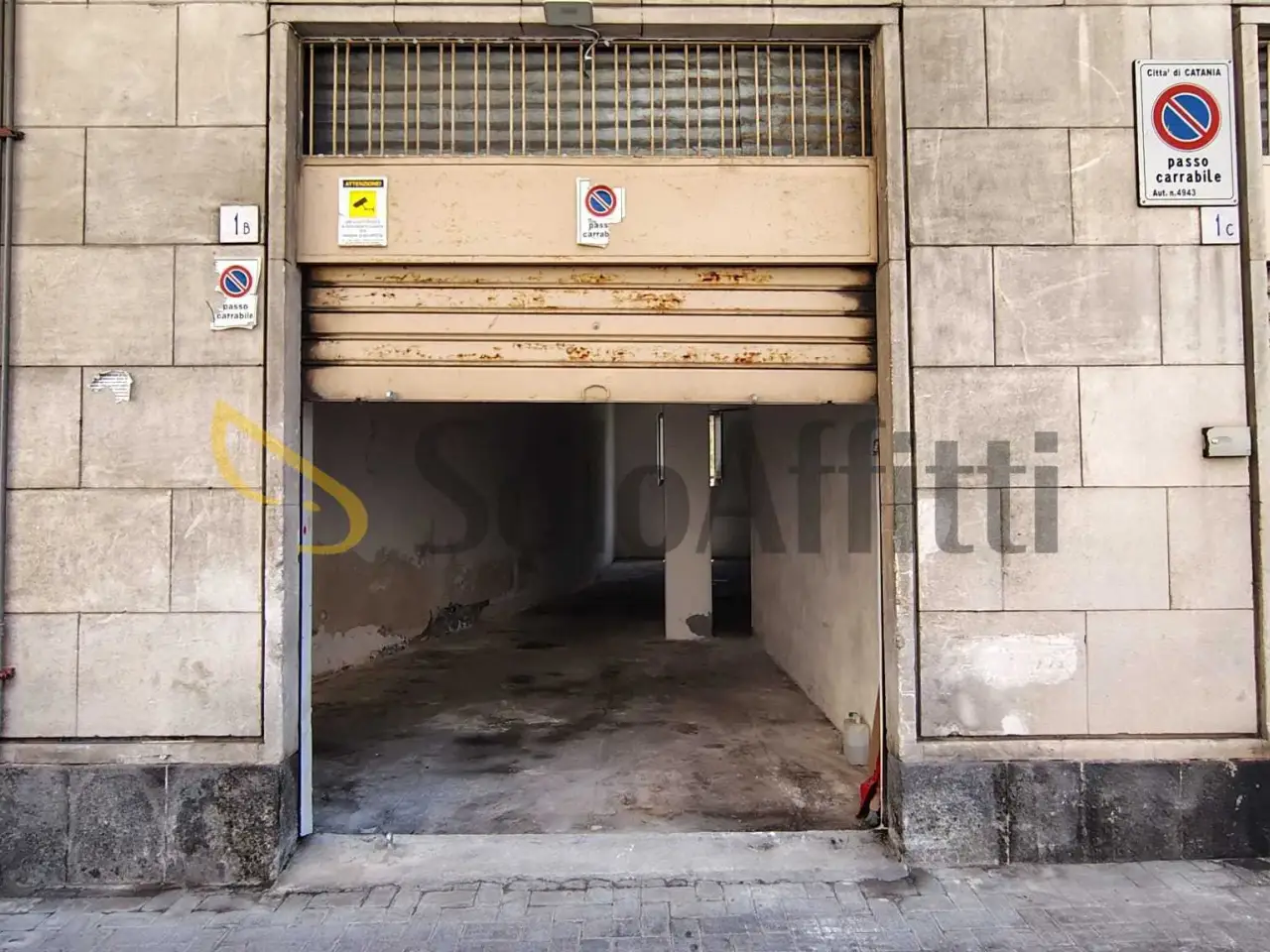 Parcheggio chiuso in Via Etnea 505, Catania, {3} - Foto 2
