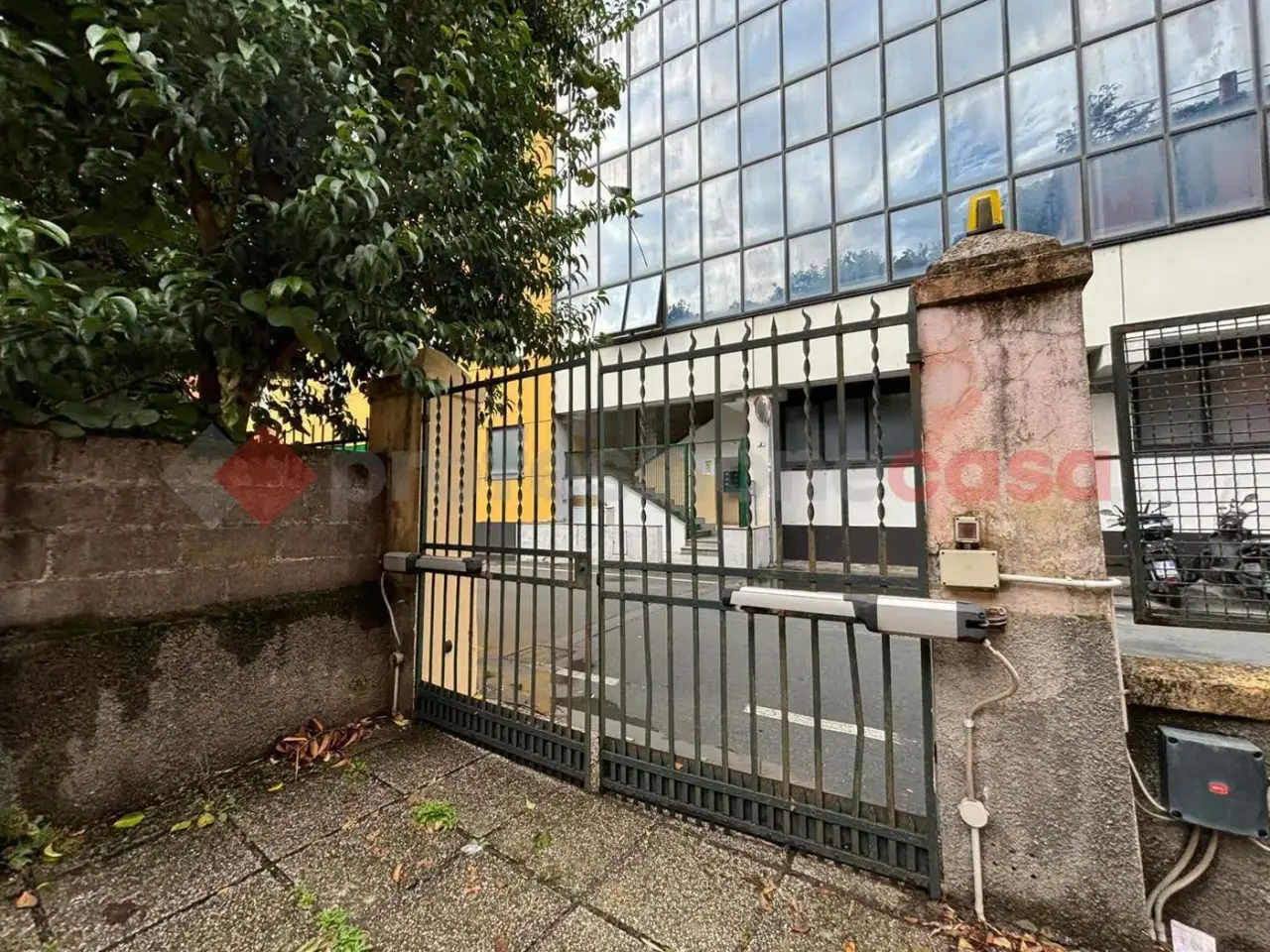 Magazzino in Viale Cembrano 57r, Genova, {3} - Foto 2