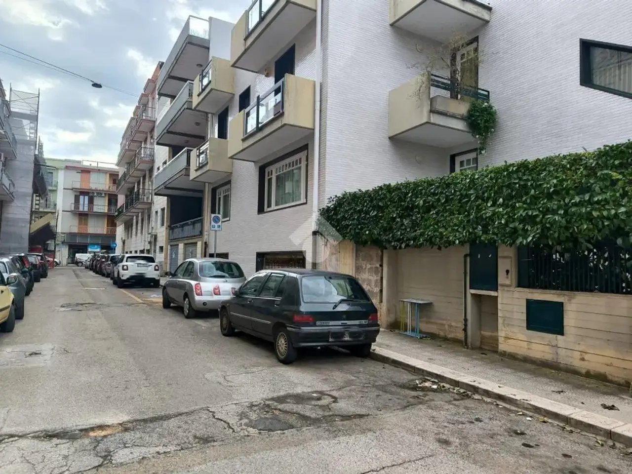 Magazzino in Via Don Luigi Sturzo 3, Mola Di Bari, {3} - Foto 1