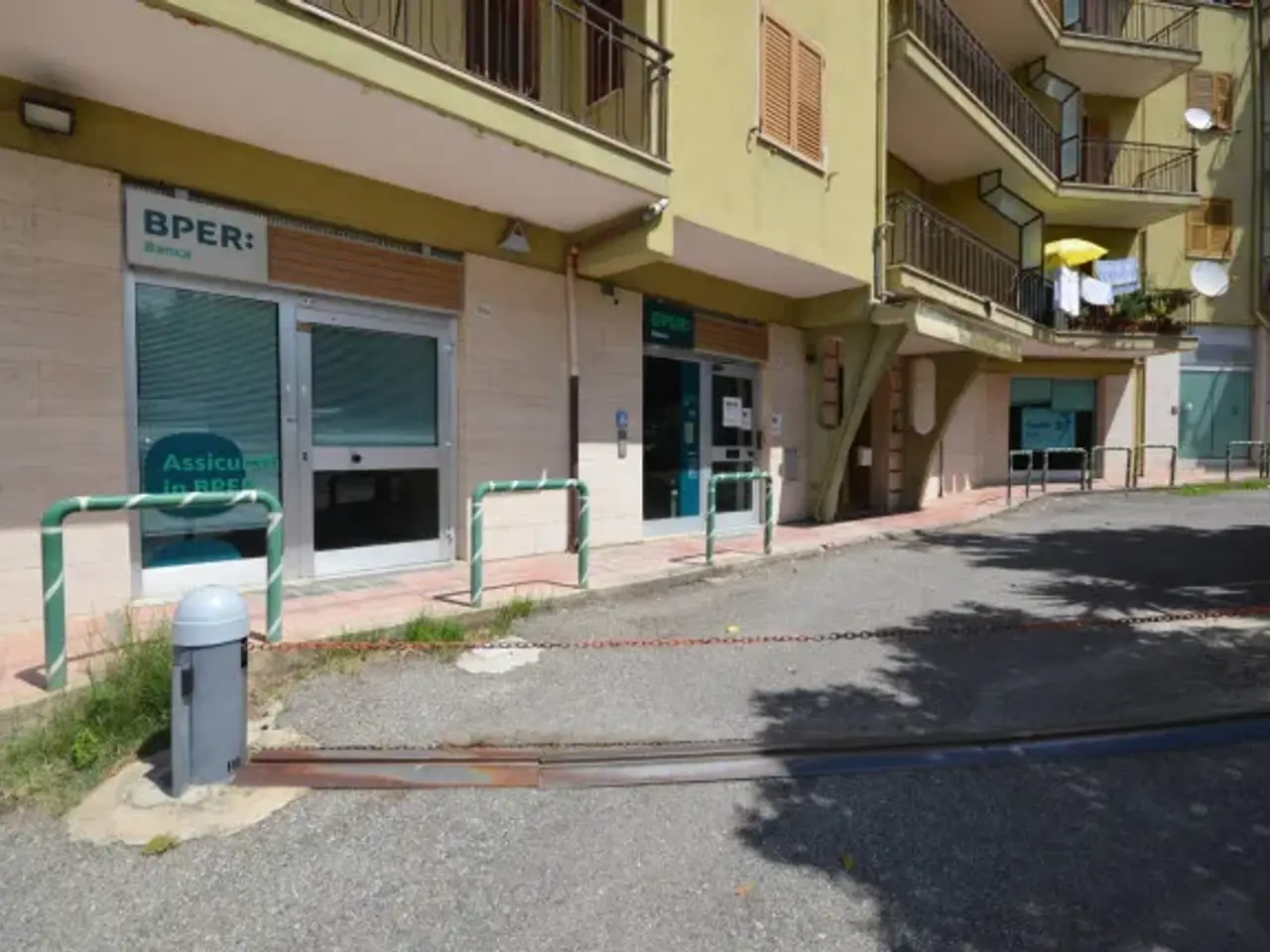 Locale commerciale in Corigliano-Rossano - Via G. Rizzo, 14, Corigliano-Rossano, {3} - Foto 1