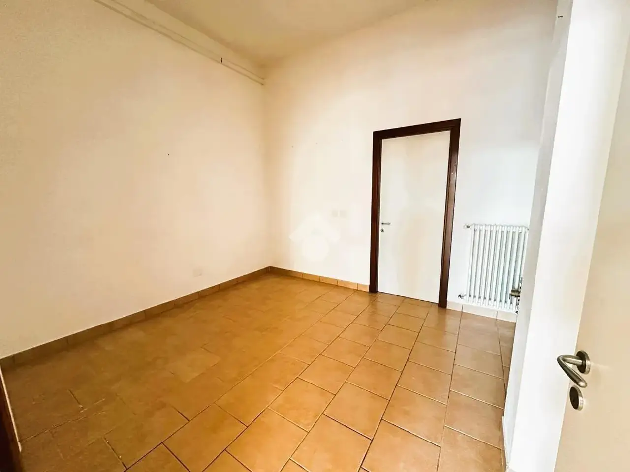 Negozio in Via Romana Zuccona 26, Bagnolo San Vito, {3} - Foto 2