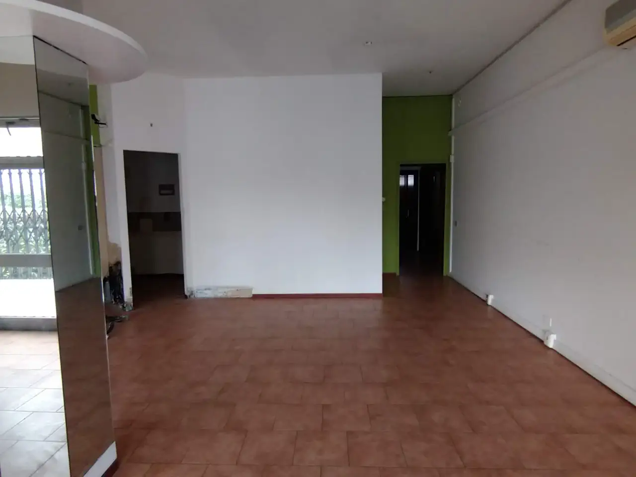 Negozio in , Gualtieri, {3} - Foto 2