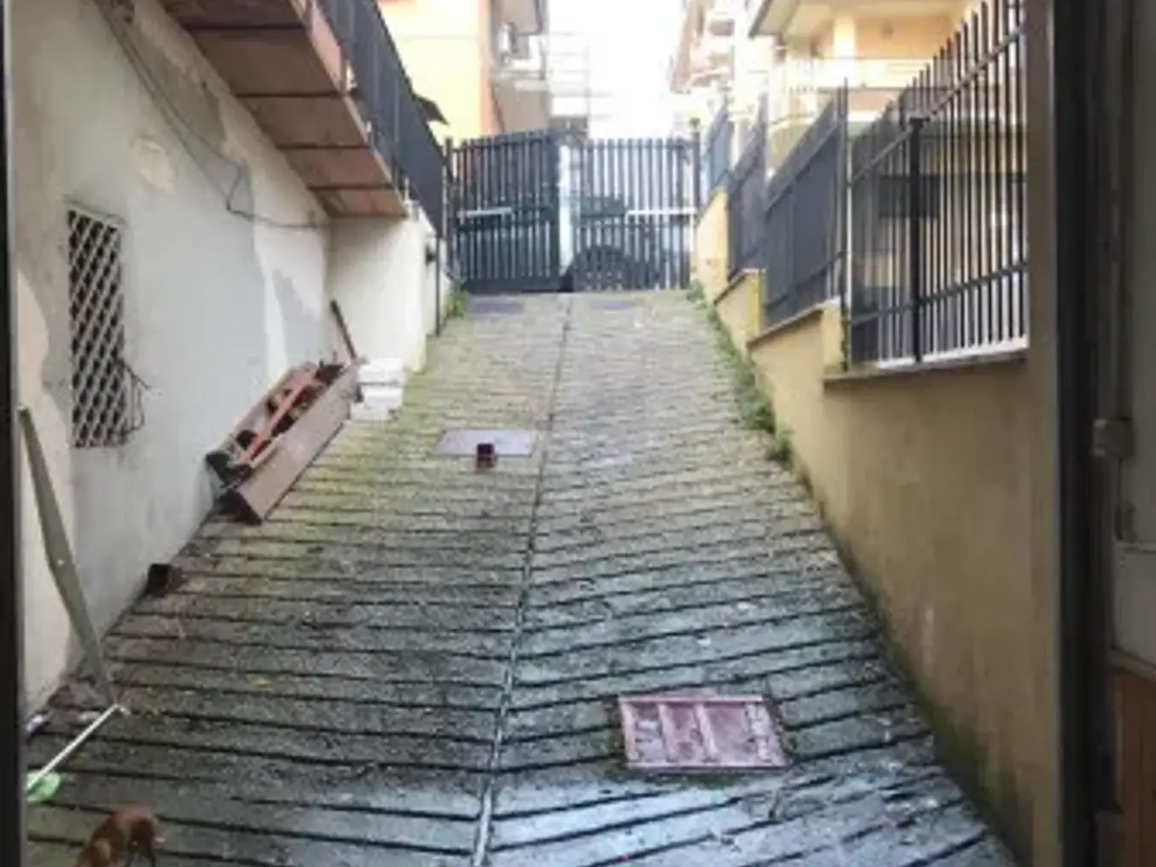 Magazzino in Via Mirabella Eclano, Roma, {3} - Foto 2