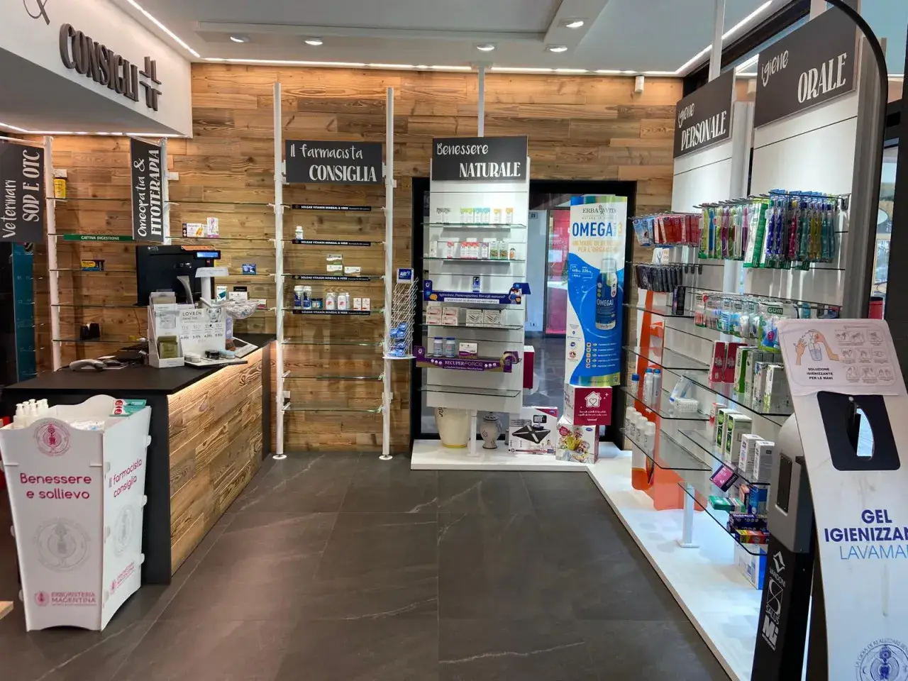 Esercizio commerciale in Piazza Marconi 20, Canazei, {3} - Foto 1