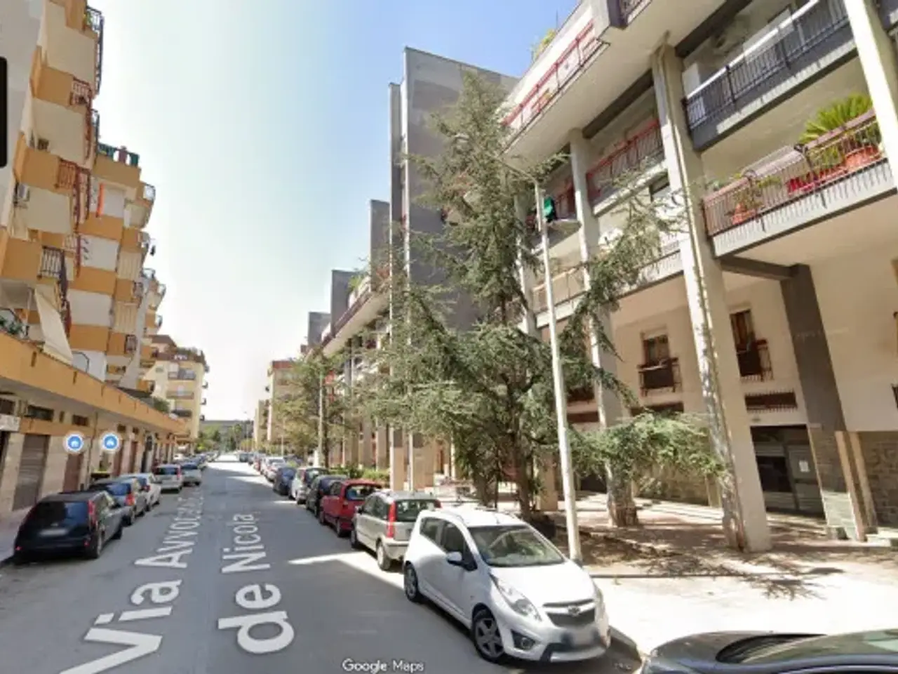 Negozio in Via Avvocato Enrico De Nicola, Trani, {3} - Foto 1