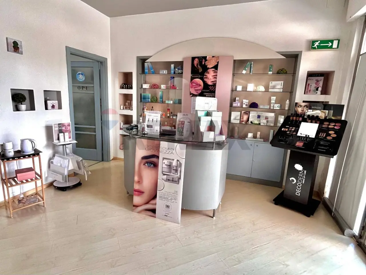 Esercizio commerciale in , Casalnuovo Di Napoli, {3} - Foto 1