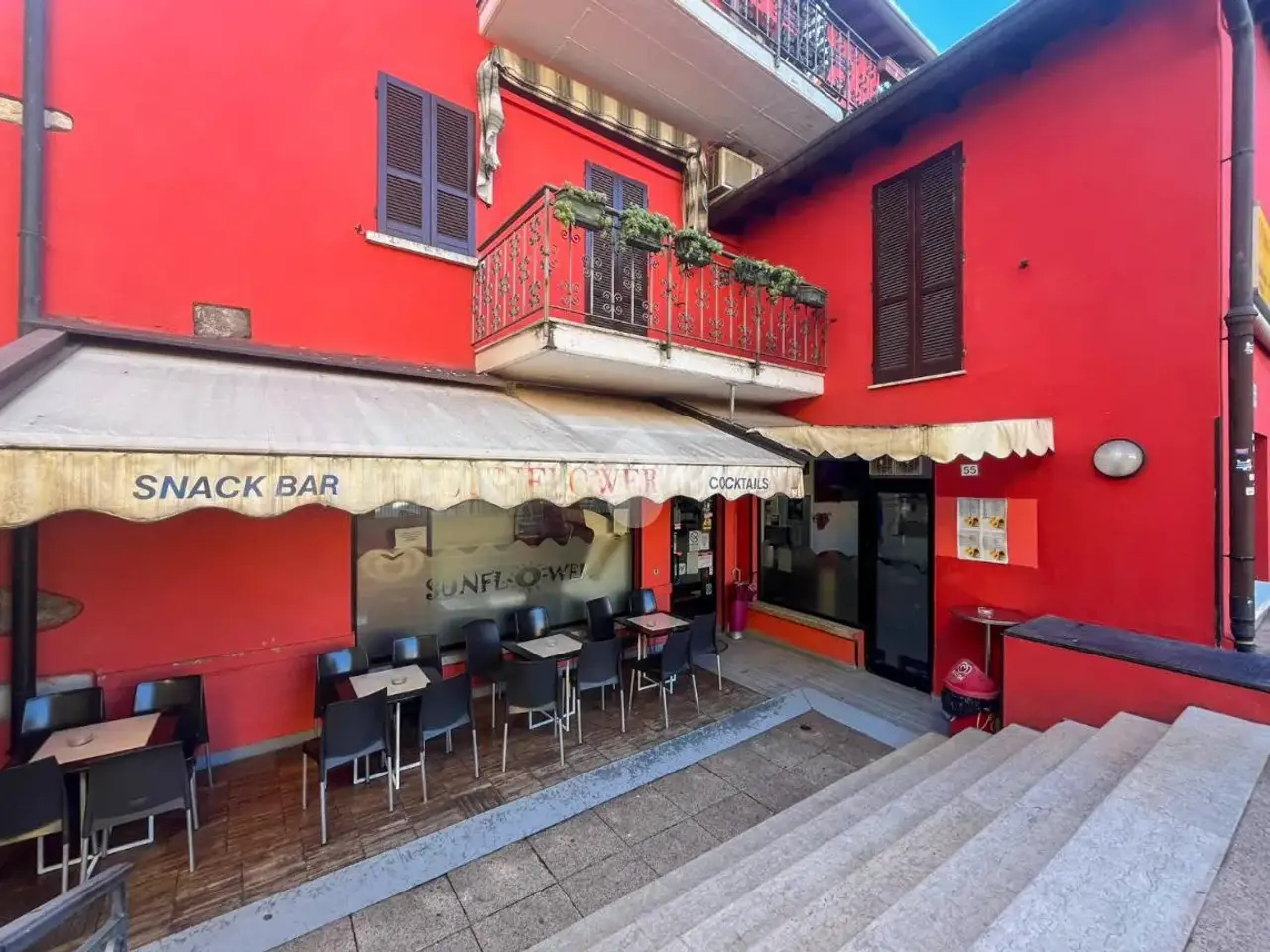 Negozio in Piazza Giacomo Matteotti 20, Desenzano del Garda, {3} - Foto 1
