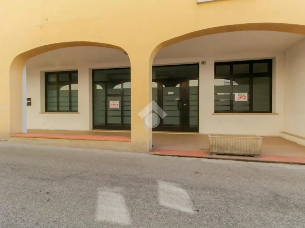 Negozio in Via Luigi Semenza, Verolanuova, {3} - Foto 1