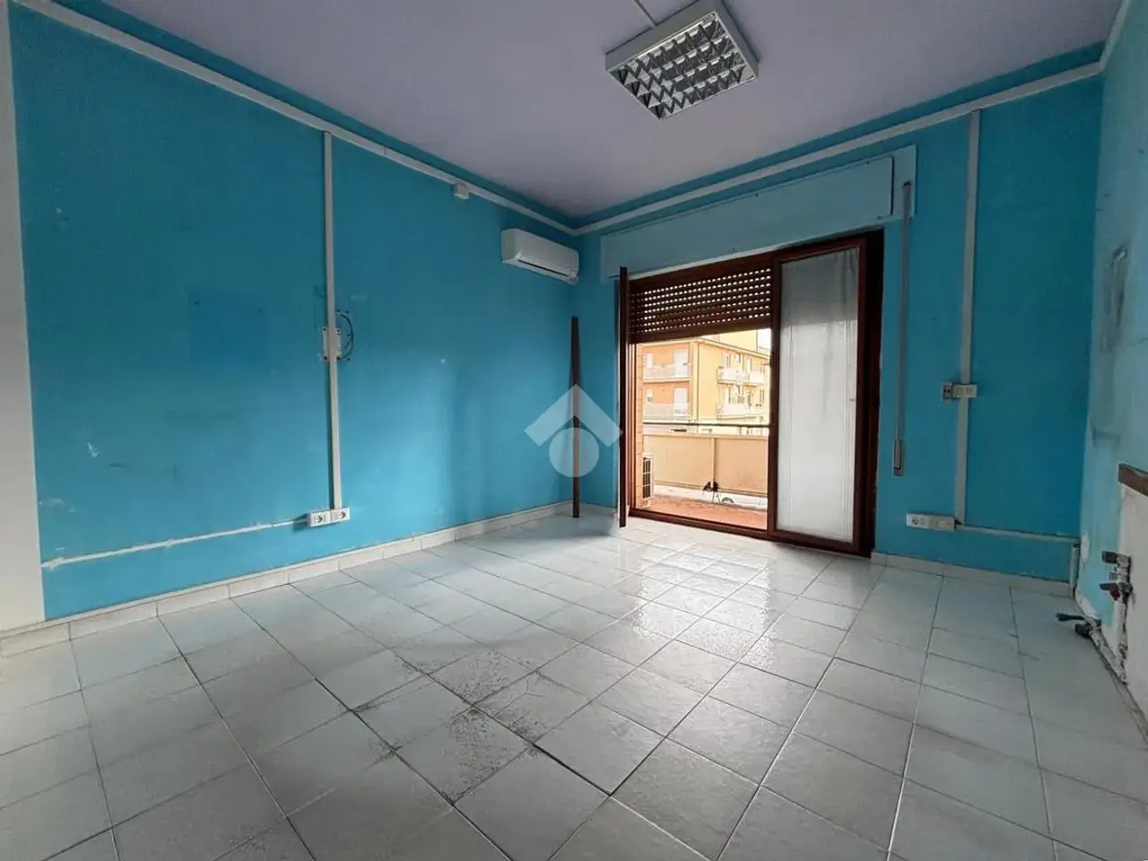 Ufficio in V.Le della Stazione 261, Latina, {3} - Foto 1