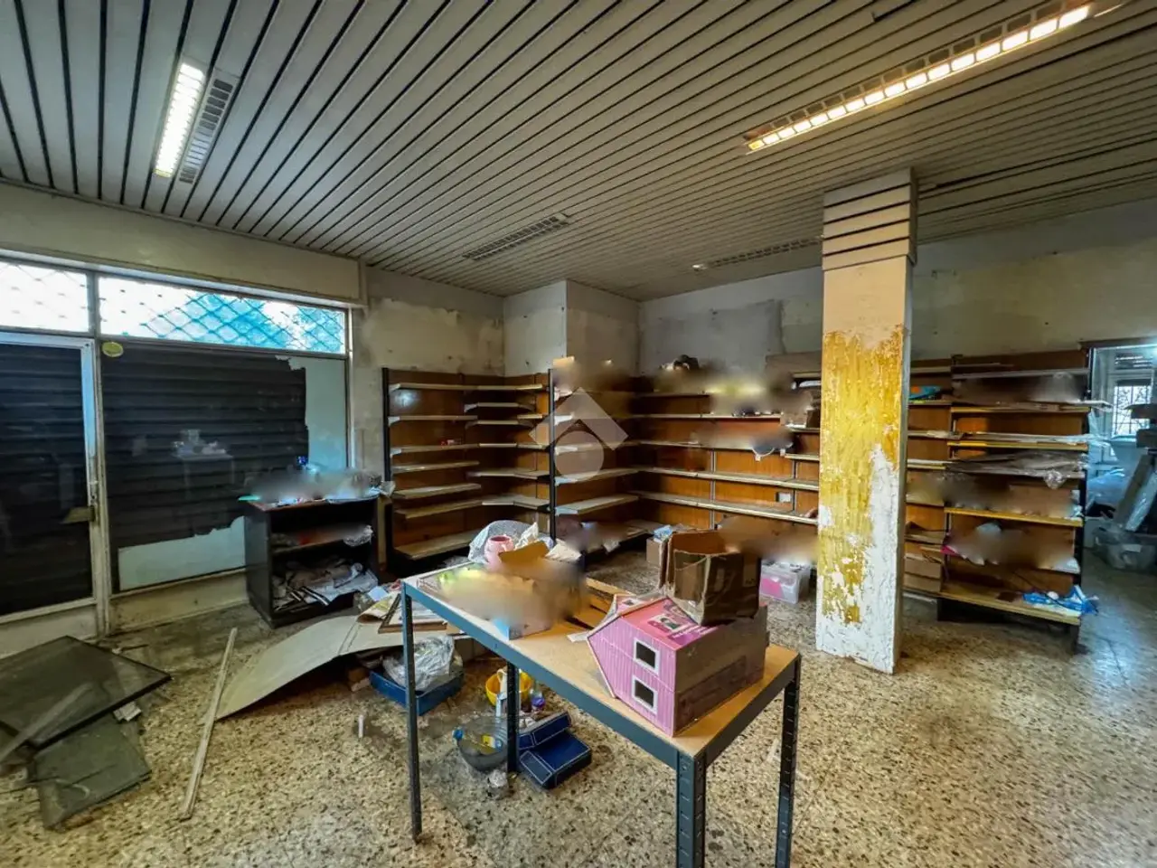 Negozio in Via Tommaso Edison 16, Osnago, {3} - Foto 1