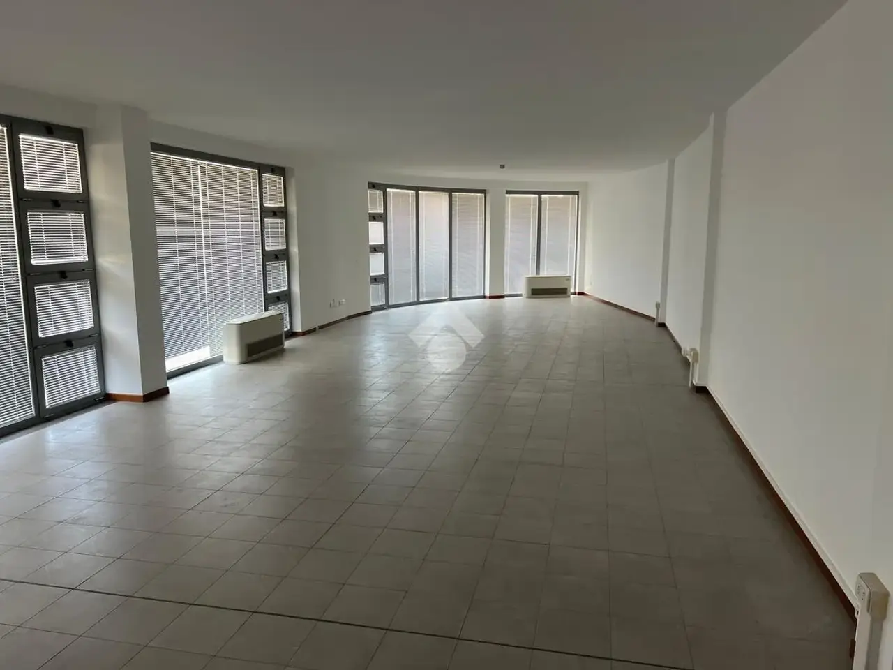 Ufficio in Via Nuova Ponente 13, Carpi, {3} - Foto 1