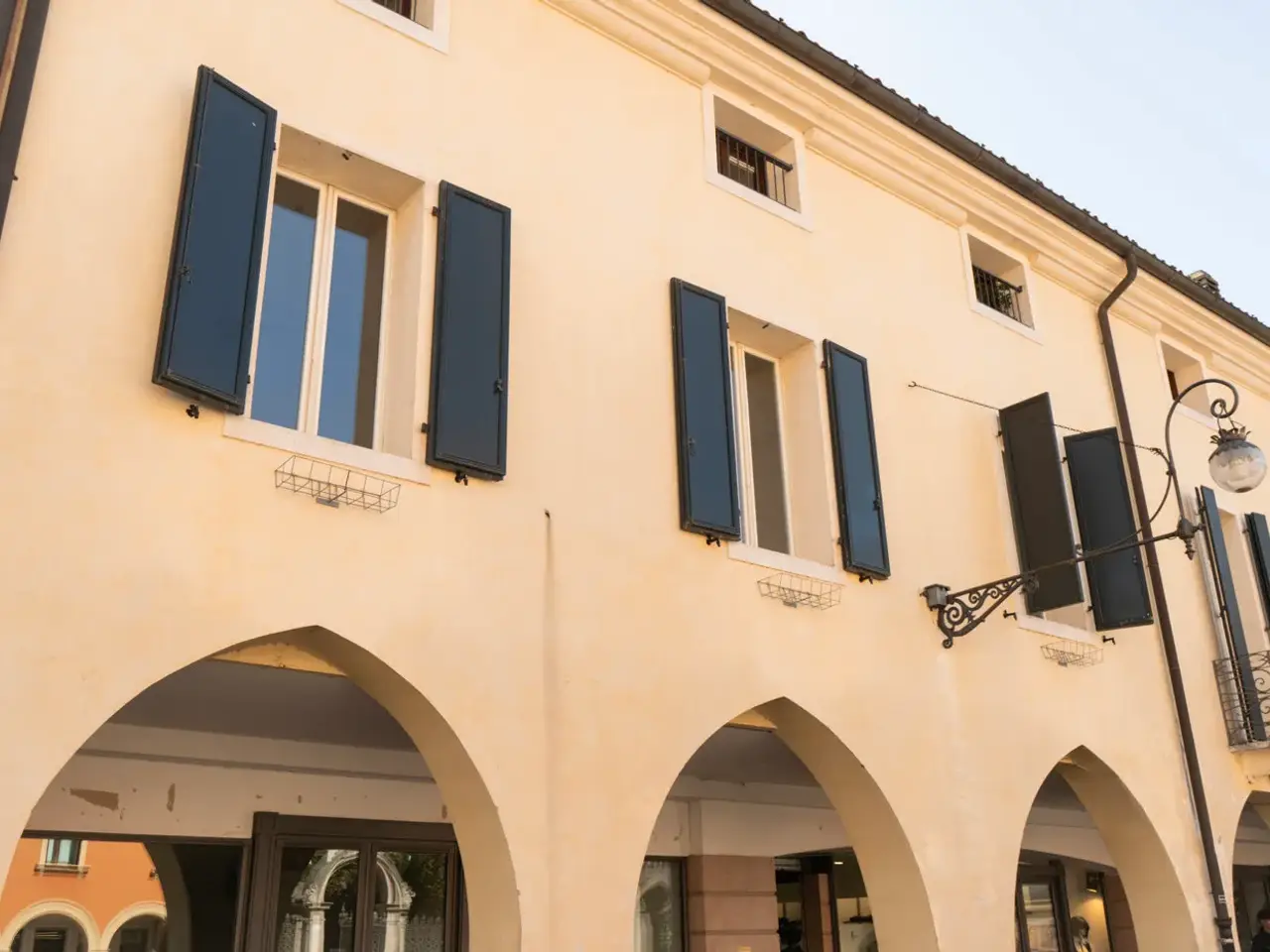 Negozio in Piazza del Popolo 23, San Vito Al Tagliamento, {3} - Foto 1