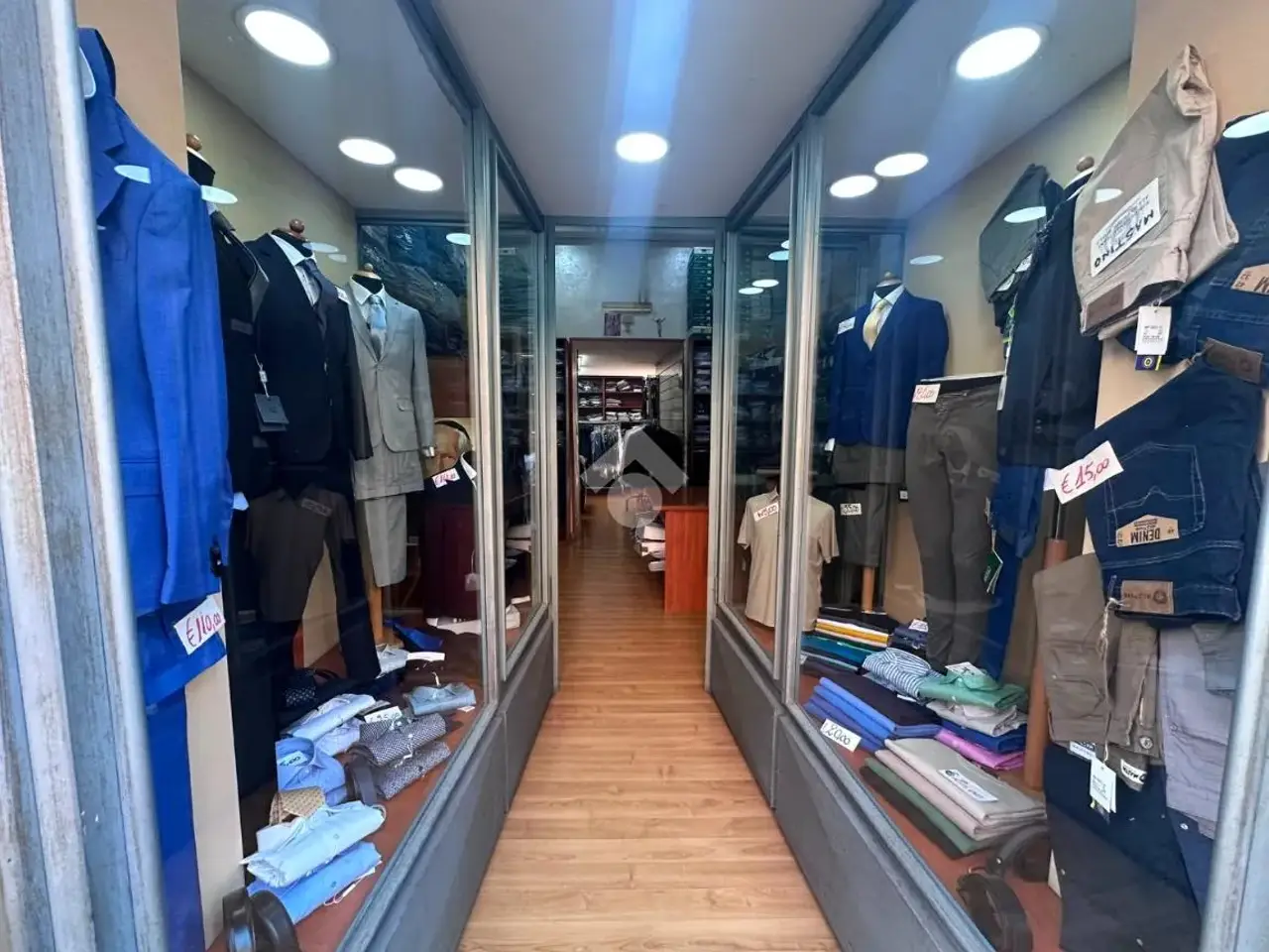 Negozio in Via Dante Alighieri 17, Napoli, {3} - Foto 1