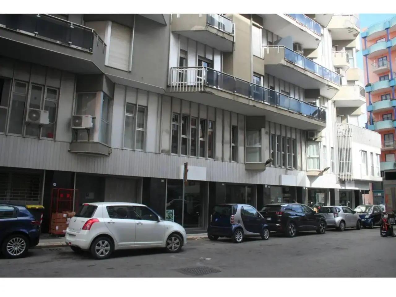Locale commerciale in Via Indipendenza 41-43-45-, Barletta, {3} - Foto 1