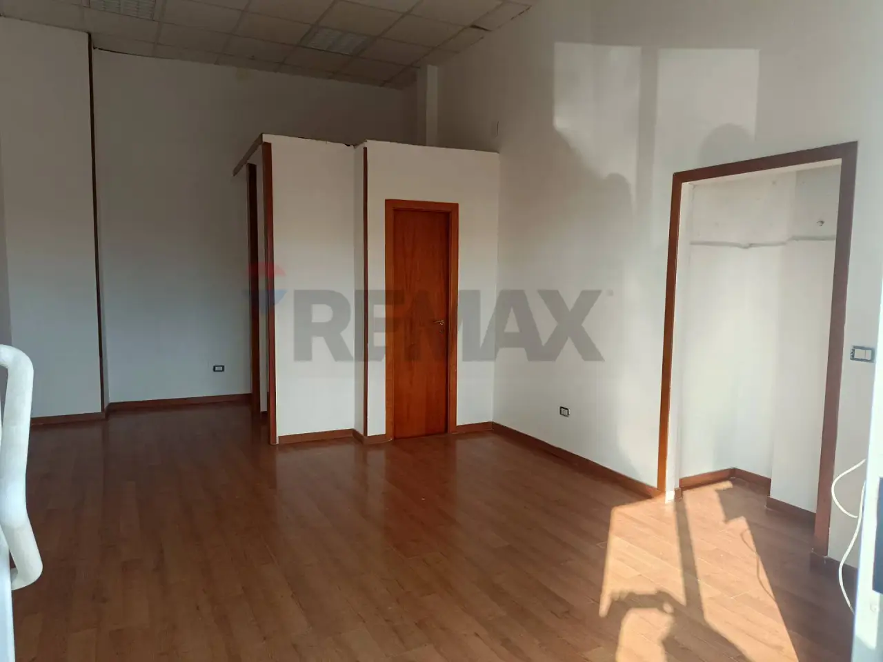 Negozio in Corso Vittorio Emanuele 146, Napoli, {3} - Foto 2