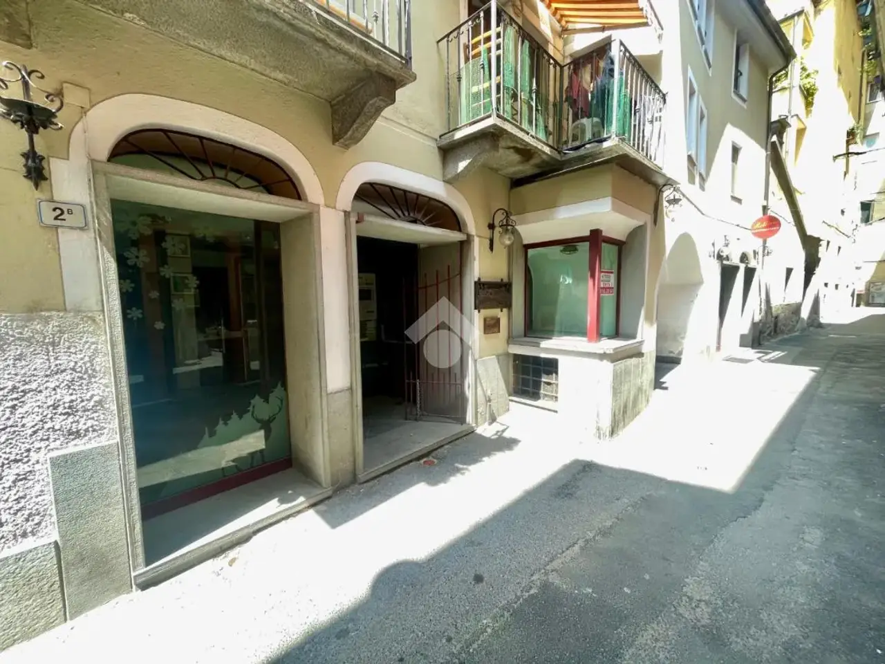 Negozio in Via Trottechien 2, Aosta, {3} - Foto 1
