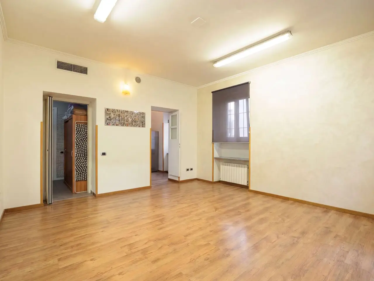 Ufficio in , Carugo, {3} - Foto 1