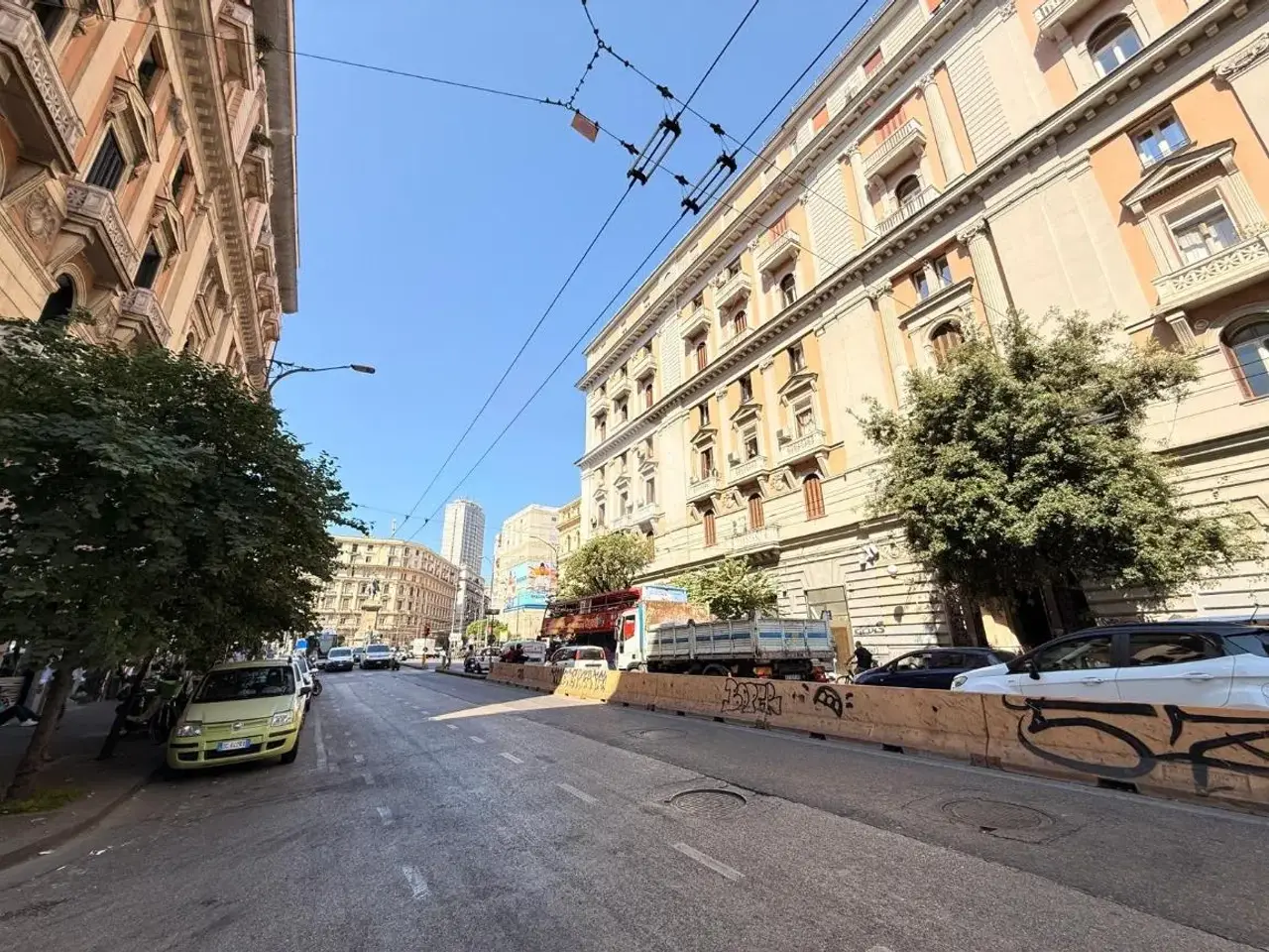 Negozio in Via Angelo di Costanzo 00, Napoli, {3} - Foto 1
