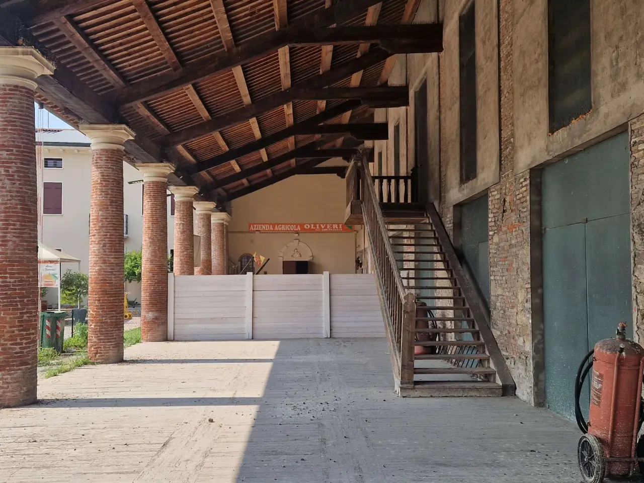 Palazzina commerciale in Via Olmo 93, Creazzo, {3} - Foto 1