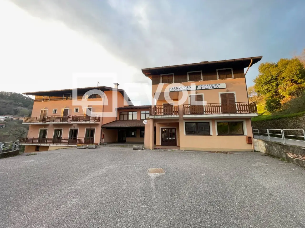 Negozio in Piazza Dedicata ai Caduti per La Libertà, Castelnovo Del Friuli, {3} - Foto 1