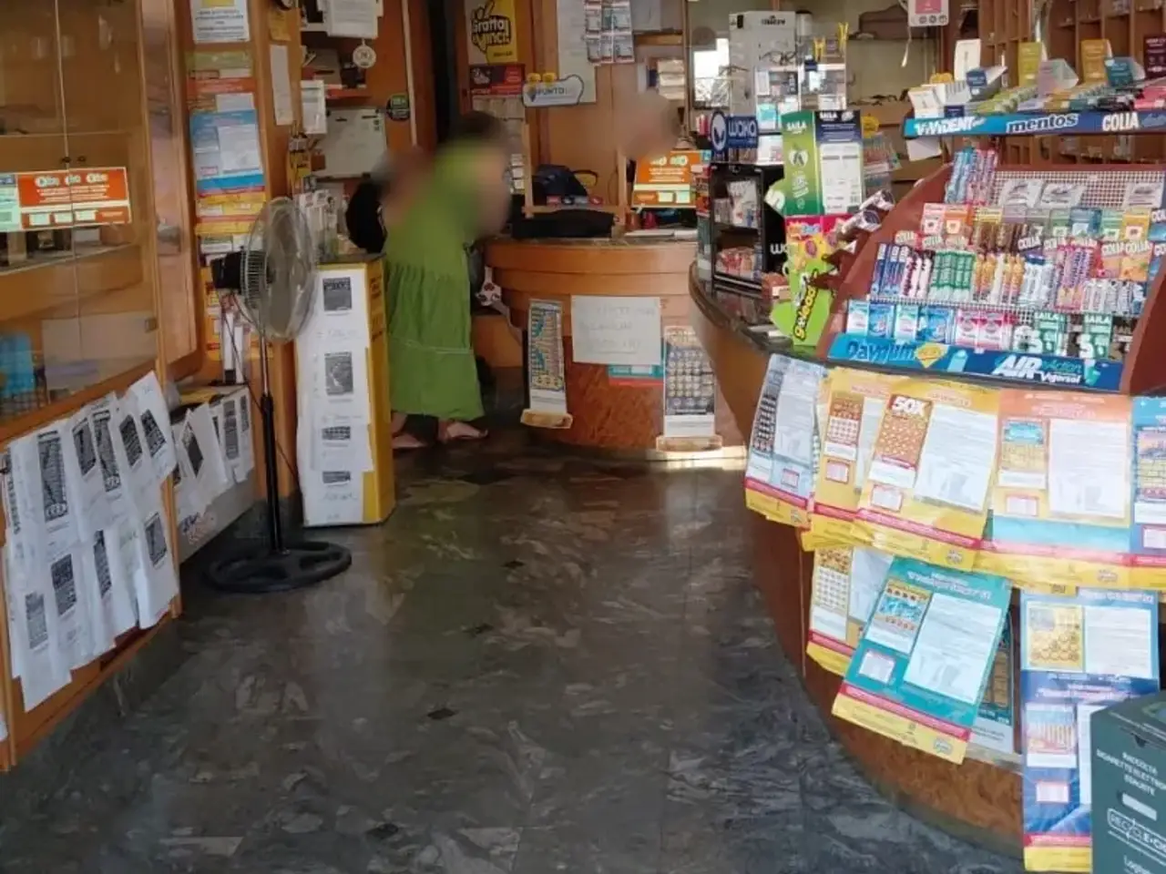 Esercizio commerciale in Piazza Roma, Palazzolo Sull'Oglio, {3} - Foto 1