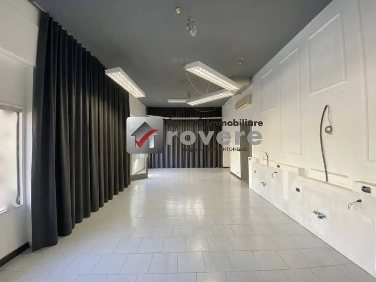 Negozio in , Treviso, {3} - Foto 2