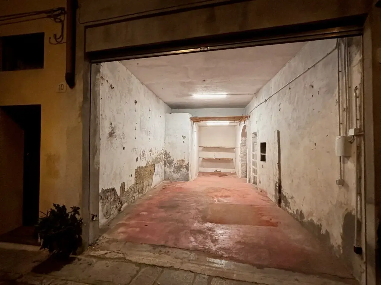 Parcheggio chiuso in Corso Giuseppe Garibaldi 1, Fiorenzuola D'Arda, {3} - Foto 1