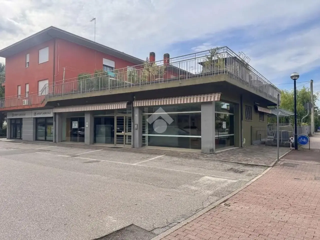 Negozio in Via Monte Monfenera 3, Montebelluna, {3} - Foto 2