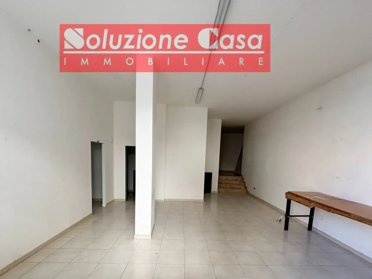 Negozio in Via Strabone, Canosa Di Puglia, {3} - Foto 2