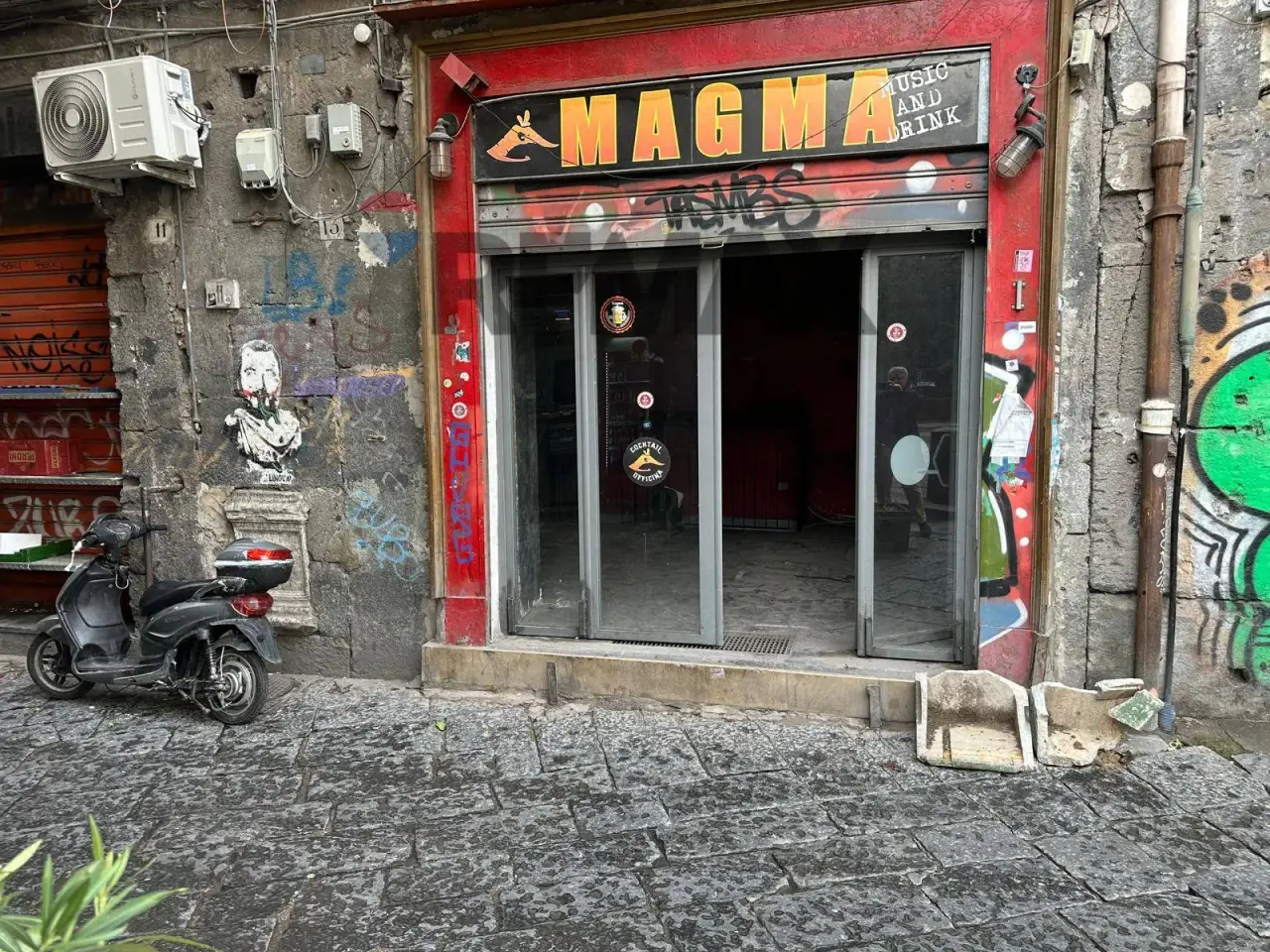 Negozio in Via Banchi Nuovi 13, Napoli, {3} - Foto 1